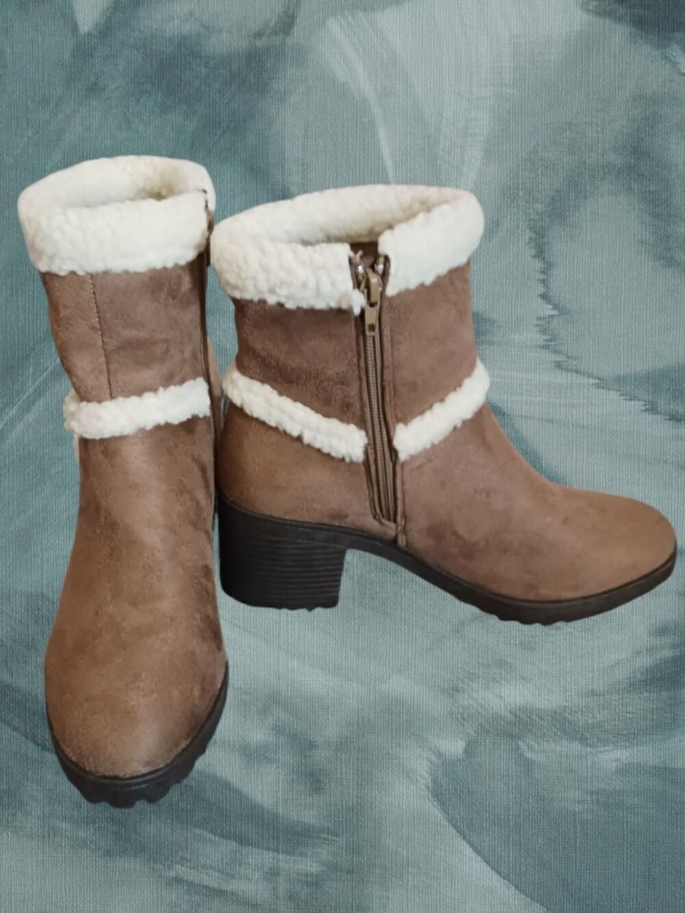 Olivia Miller Ankle Boots With Faux Sherpa Fur Lined Taupe Brown SIZE 8 - Picture 4 of 12